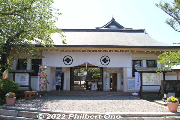 Being on the Tsugaru Strait, Matsumae was a strategic defensive position for northern Japan during the samurai era. This is the Matsumae Castle ticket gate. Small admission fee charged.
Keywords: hokkaido matsumae castle