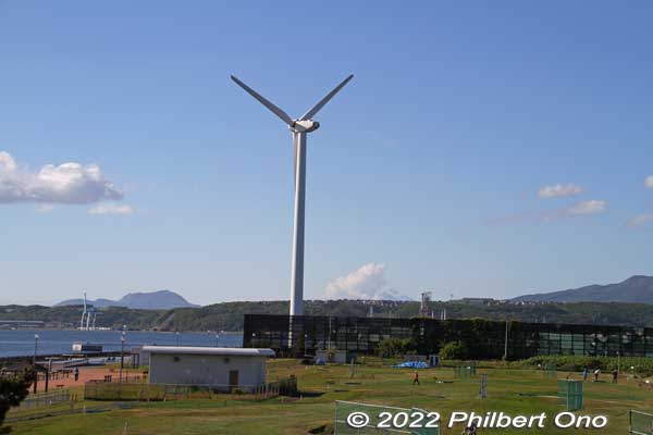 Etomo Peninsula has power-generating windmills.
Keywords: Hokkaido Muroran Etomo-Rinkai Park