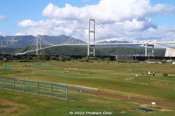 Hakucho Bridge, Muroran. Built in 1998. 白鳥大橋
Keywords: Hokkaido Muroran Etomo-Rinkai Park