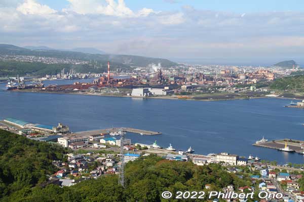 Across Muroran Port is the huge North Nippon Works (Muroran) steel plant.
Keywords: Hokkaido Muroran Sokuryo