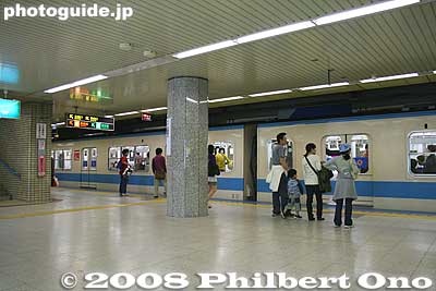 Odori Station platform
Keywords: hokkaido sapporo ekimae-dori road street