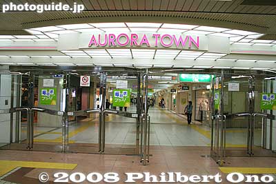 Entrance to Aurora Town, an underground passage and shopping arcade between Odori Station and the Sapporo TV Tower.
Keywords: hokkaido sapporo ekimae-dori road street