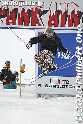 Also ski jumpers. 3丁目　スノーボードジャンプ台
Keywords: hokkaido sapporo snow festival ice sculptures 