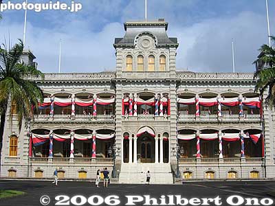 This is the real Iolani Palace in Honolulu, Hawaii. It is next to Hawai'i's State Capitol in downtown Honolulu's King Street.
