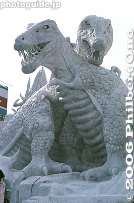 T-rex twins.
Keywords: hokkaido sapporo snow festival