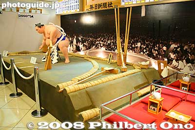 Actual-size ringside seats are also on display.
Keywords: hokkaido sobetsu-cho yokozuna kitanoumi sumo museum history