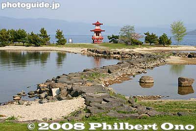 A path of stones lead to the Ukimido.
Keywords: hokkaido toyako-cho lake toya nakajima islands ukimido temple pagoda