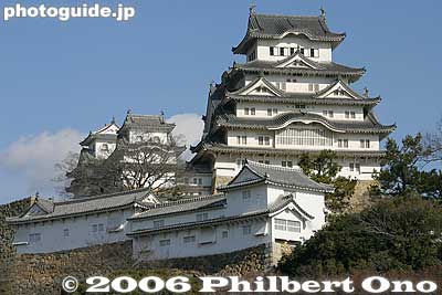 Himeji Castle tower, a National Treasure. 大天守
Keywords: hyogo prefecture himeji castle national treasure japancastle