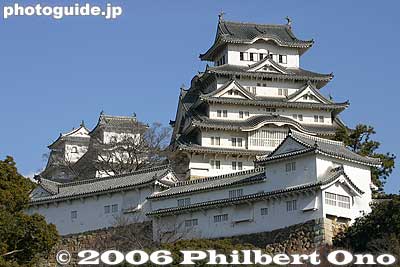 Castle tower, a National Treasure. 大天守
Keywords: hyogo prefecture himeji castle national treasure