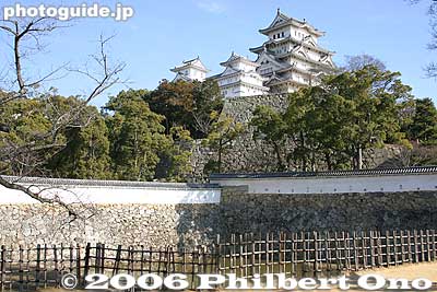 Ni no Maru. After passing through Hishi Gate, this is what you see.
Keywords: hyogo prefecture himeji castle national treasure
