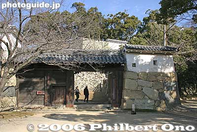 Ro-no-mon Gate (Important Cultural Asset) ろの門
Keywords: hyogo prefecture himeji castle national treasure