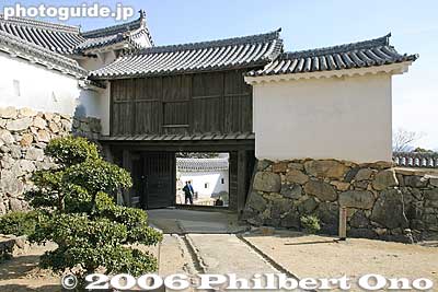 To-no-ichi Gate との一問
Keywords: hyogo prefecture himeji castle national treasure