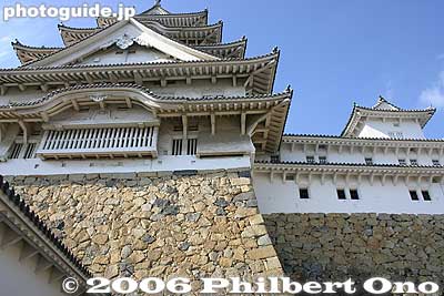 View of castle tower from Chi-no-mon Gate
Keywords: hyogo prefecture himeji castle national treasure