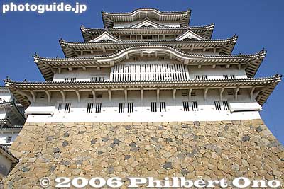 Castle tower viewed from Bizen Maru (Honmaru). 大天守
Keywords: hyogo prefecture himeji castle national treasure