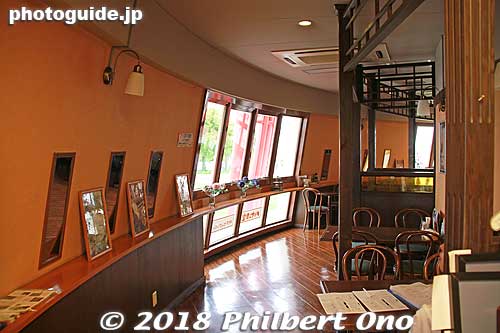 Restaurant inside Kobe Port Tower.
Keywords: kobe chuo-ku meriken park port tower