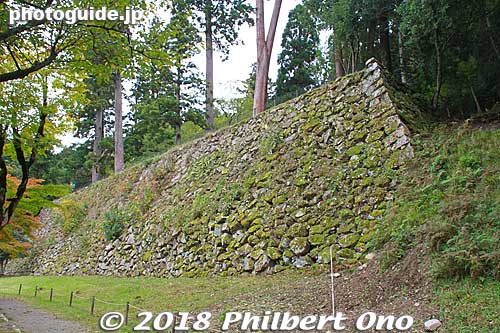 Izushi Castle's Honmaru has a large stone foundation for the main tower,
Keywords: hyogo toyooka izushi castle