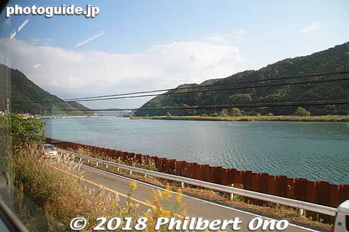 Scenic train ride from Toyooka to Kinosaki Onsen.
Keywords: hyogo toyooka kinosaki onsen hot spring spa