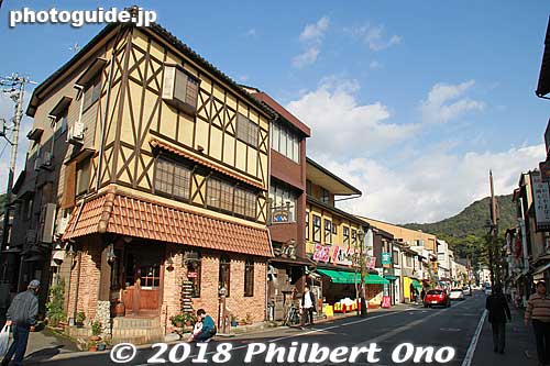 Walking further along the main drag, some pictureque buildings. Kinosaki Onsen is a compact hot spring town, most things are within walking distance.
Keywords: hyogo toyooka kinosaki onsen hot spring spa