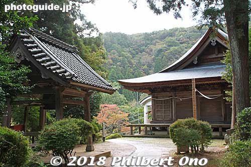 Onsenji Temple's bell dates back to the early Edo Period.
Keywords: hyogo toyooka kinosaki onsen hot spring spa buddhist temple
