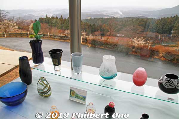Silica Glass Museum is on a hill with great views of the city. Also offers hands-on glass-making lessons. http://www.studiosilica.com/
Keywords: ibaraki kitaibaraki Silica Glass Museum