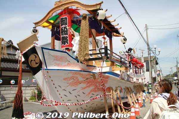 Unique Shinto festival where they drag a sacred fishing boat across land instead of water. The boat has no wheels. All other boat festivals have the boat sailing on water, but not this one.
Keywords: ibaraki kitaibaraki ofune matsuri boat festival matsuri5