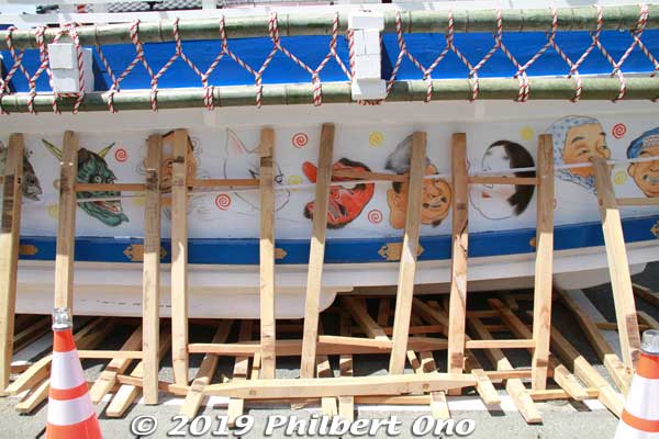 The ofune wooden fishing boat is painted with local fish.
Keywords: ibaraki kitaibaraki ofune matsuri boat festival