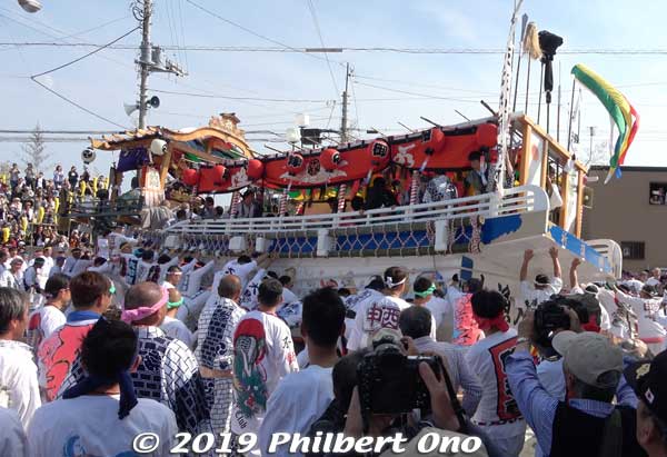 Turning the boat 90 degrees.
Keywords: ibaraki kitaibaraki ofune matsuri boat festival