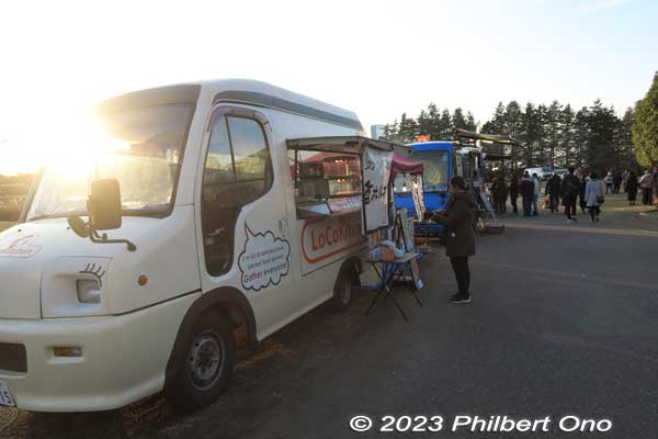 Food trucks for the balloon glow event.
Keywords: Ibaraki Koga Kubo Park hot air balloons