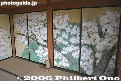 Kobuntei Villa
Keywords: ibaraki mito kairakuen garden plum blossom flowers ume fusuma japanpaint nihonga painting