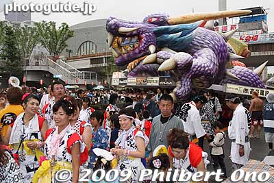 The inflated nebuta comes around.
Keywords: ibaraki tsukuba matsuri nebuta festival floats 