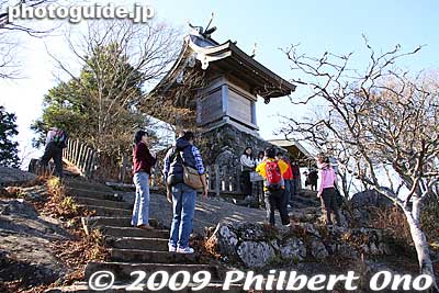 Shrine atop Mt. Nantai on Mt. Tsukuba.
Keywords: ibaraki mount mt. tsukuba 
