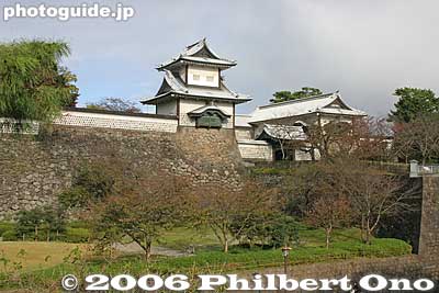 Kanazawa Castle was the base for the Kaga Domain (Ishikawa and Toyama Prefectures) ruled by the Maeda clan 1583–1871 starting with Maeda Toshiie.
Keywords: ishikawa prefecture kanazawa castle park
