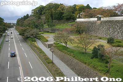Highway in front of the castle.
Keywords: ishikawa prefecture kanazawa castle park