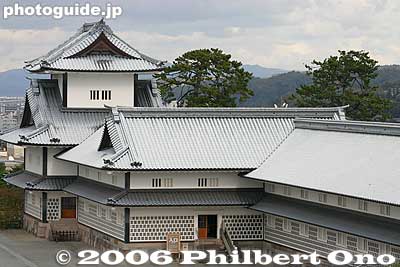 Entrance to the Gojukken Nagaya and turrets.
Keywords: ishikawa prefecture kanazawa castle park