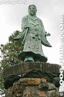 Statue of Prince Yamato Takeru 日本武尊像
Keywords: ishikawa kanazawa kenrokuen garden