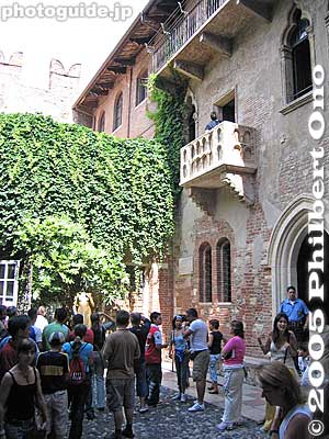 Romeo and Juliette balcony
Keywords: Italy Verona romeo and juliette