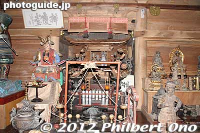 Inside Benkei Hall.
Keywords: iwate hiraizumi world heritage site buddhist temples