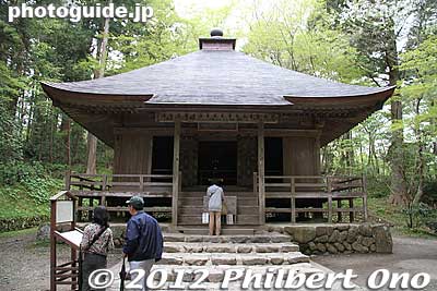 Kyozo Sutra Repository. Important Cultural Property. 経蔵
Keywords: iwate hiraizumi world heritage site buddhist temples chusonji tendai