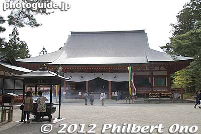 Motsuji's Hondo main hall was built in 1989.
Keywords: iwate hiraizumi motsuji temple tendai buddhist national heritage site