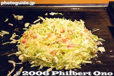 Making okonomiyaki
Keywords: japanese food