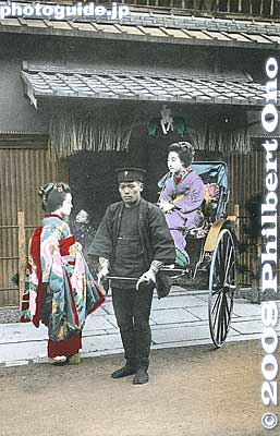 Bride leaving her house vis rickshaw.
Keywords: japanese vintage postcards nihon bijin women beauty kimono