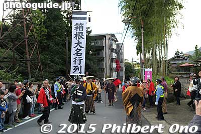The Hakone Daimyo Gyoretsu Procession started in 1935 on the occasion of the Yumoto Expo. Except for the war years in the 1940s, this festival has been held annually.
Keywords: kanagawa hakone-machi yumoto daimyo gyoretsu feudal lord procession samurai matsuri