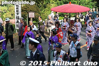 It's quite a long procession route so it's not that crowded much of the way.
Keywords: kanagawa hakone-machi yumoto daimyo gyoretsu feudal lord procession samurai matsuri