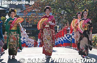 Kimono dancers at Hakone Daimyo Gyoretsu
Keywords: kanagawa hakone-machi yumoto daimyo gyoretsu feudal lord procession samurai matsuri japankimono