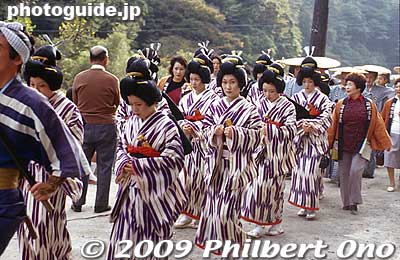 Ladies in waiting. 奥女中
Keywords: kanagawa hakone-machi yumoto onsen spa daimyo gyoretsu feudal lord procession samurai 