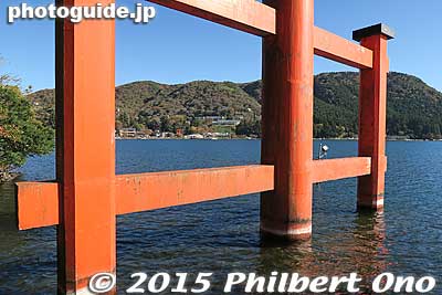 Comparable to the torii at Miyajima in Hiroshima. Not doubt one of the most photographed in Japan.
Keywords: kanagawa moto hakone japanshrine torii