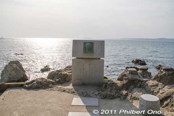 Morito Coast has this Yujiro Ishihara Memorial Monument. He was a famous actor from this area. 石原裕次郎記念碑
Keywords: Kanagawa Hayama Morito Coast