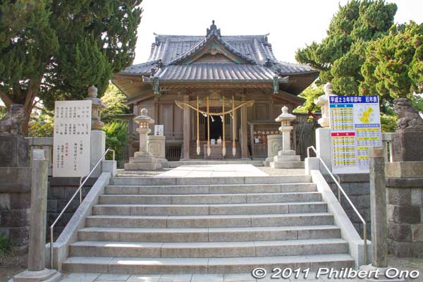 Morito Daimyojin Shrine on the Morito Coast. The Najima torii in the ocean belongs to this shrine. 森戸大明神
Keywords: Kanagawa Hayama Morito Coast