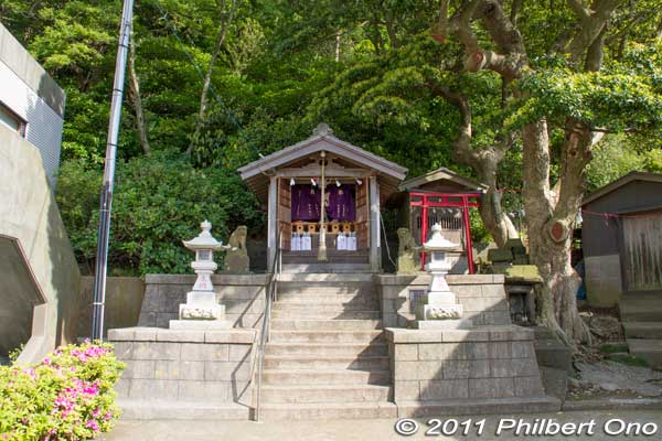 Kumano Shrine in Hayama, Kanagawa Prefecture. 熊野神社
Keywords: Kanagawa Hayama Shin-nase