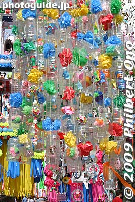 Tanabata decoration made of plastic PET bottles.
Keywords: kanagawa hiratsuka tanabata matsuri festival 
